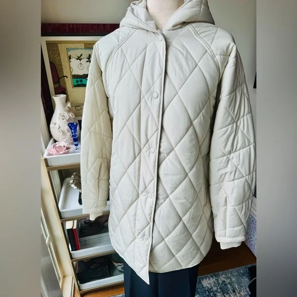 NWT Zara Off-White Quilted Puffer Jacket - Picture 2 of 9